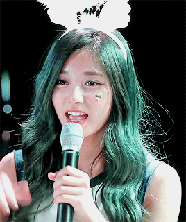  비주얼 미쳤었던 매생이 쯔위.gif | 인스티즈