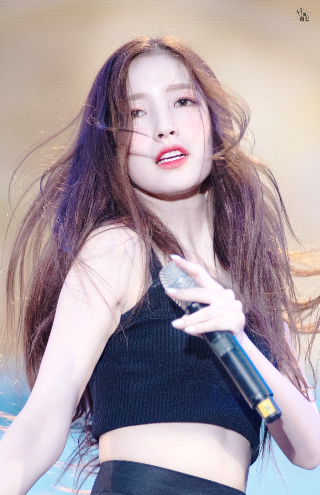 최예원 a.k.a 오마이걸 아린.jpgif | 인스티즈