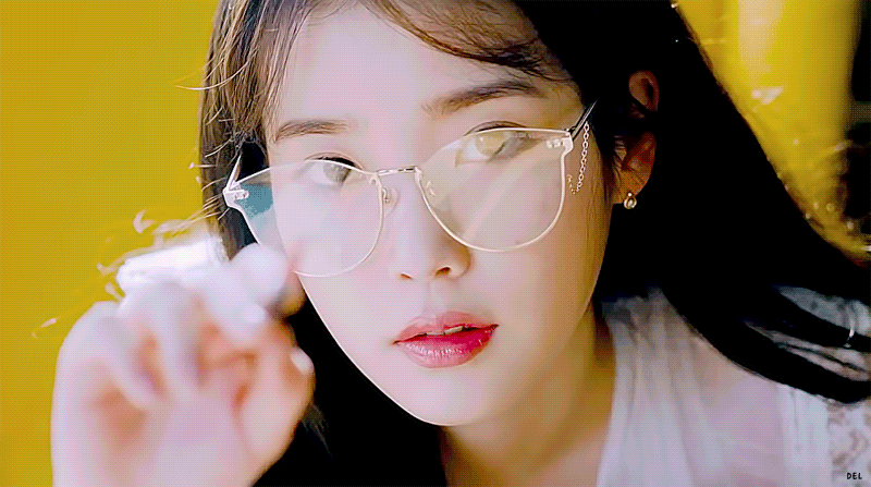 베디베로 안경 아이유.gif | 인스티즈