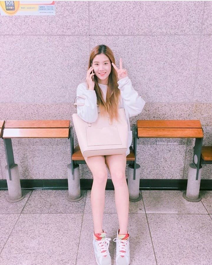 [프로듀스48] 퇴근하고 혼맥하러 갈 생각이라서 권은비 | 인스티즈