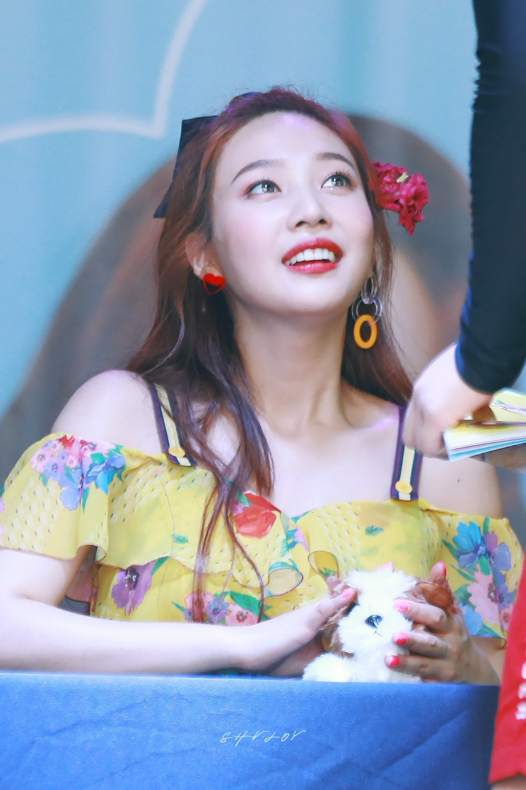 반묶음이 잘 어울리는 레드벨벳 조이.jpgif | 인스티즈