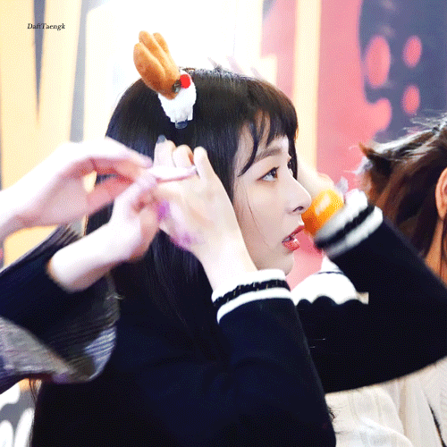 [레드벨벳] 팬 싸인회 머리띠한 곰슬기.jpgif | 인스티즈