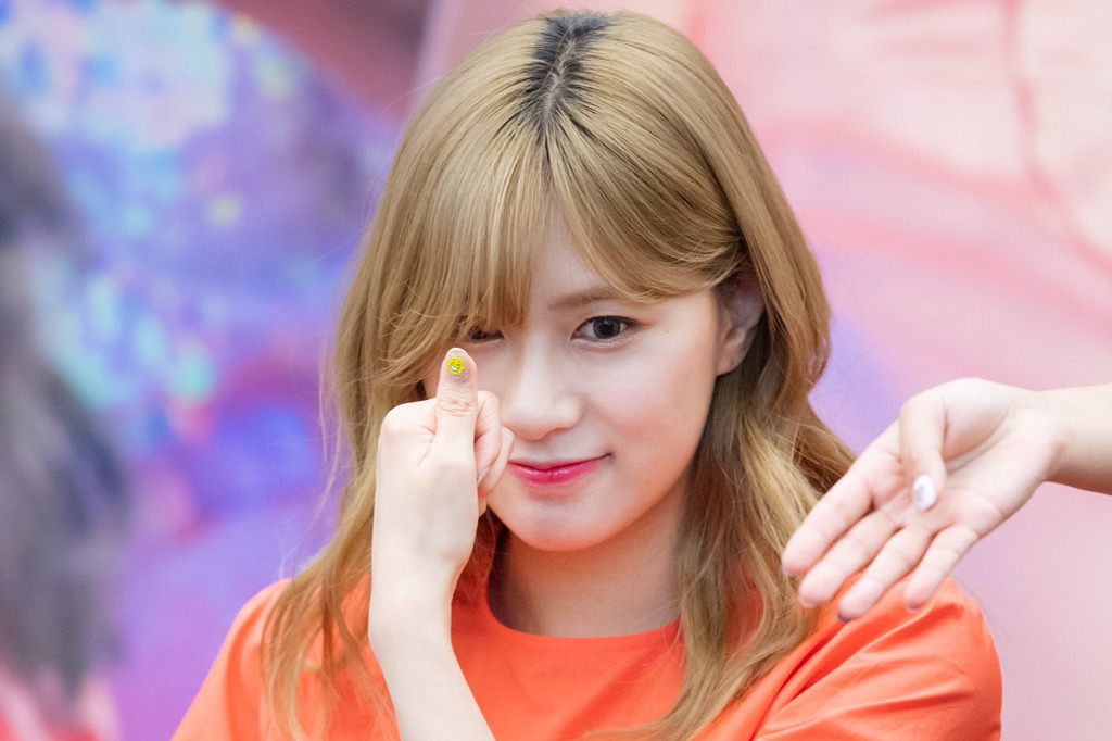 [에이핑크] 아몬드 초콜릿이 먹고싶어서 하영이 | 인스티즈