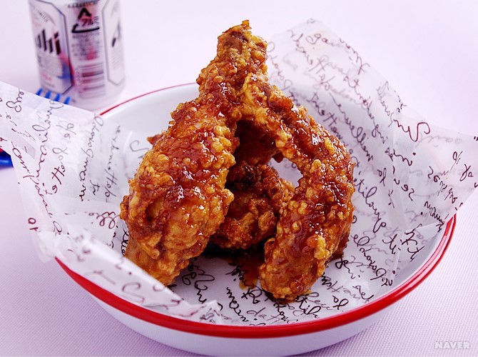 지금 가장 두가지 치킨 중 단 하나만 먹을수 있다면 여러분들의 선택은? | 인스티즈